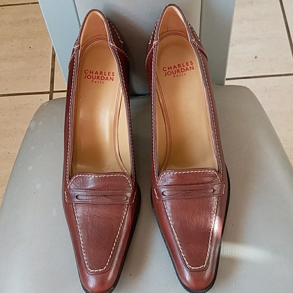 Gorgeous classy authentic Charles Jourdan shoes - Picture 2 of 8